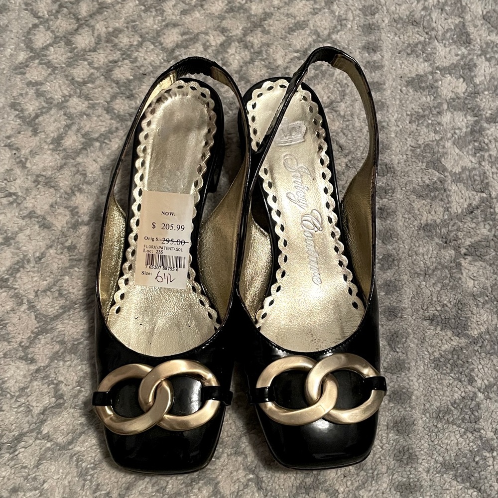 EUC Juicy Couture black patent leather sling back shoes with gold trim